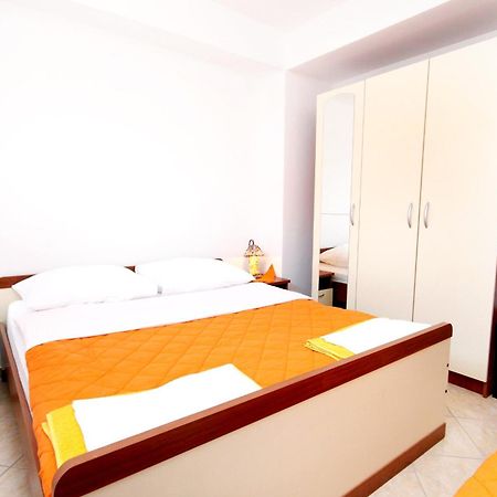 Apartments With A Parking Space Seline, Paklenica - 6603 Starigrad Paklenica Kamer foto