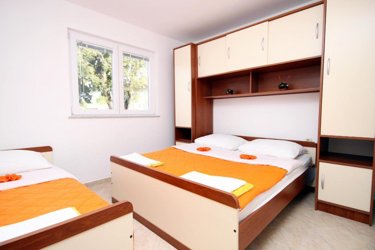 Apartments With A Parking Space Seline, Paklenica - 6603 Starigrad Paklenica Buitenkant foto